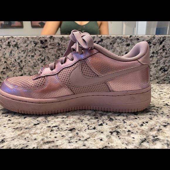 Nike Air Force One Metallic Purple - Picture 2 of 6